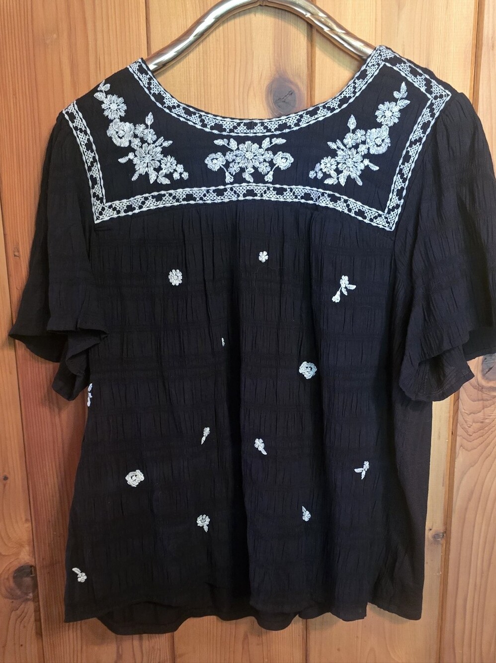 Knox Rose Black Top with White Embroidered Trim